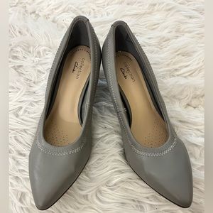 Clarks kitten heels